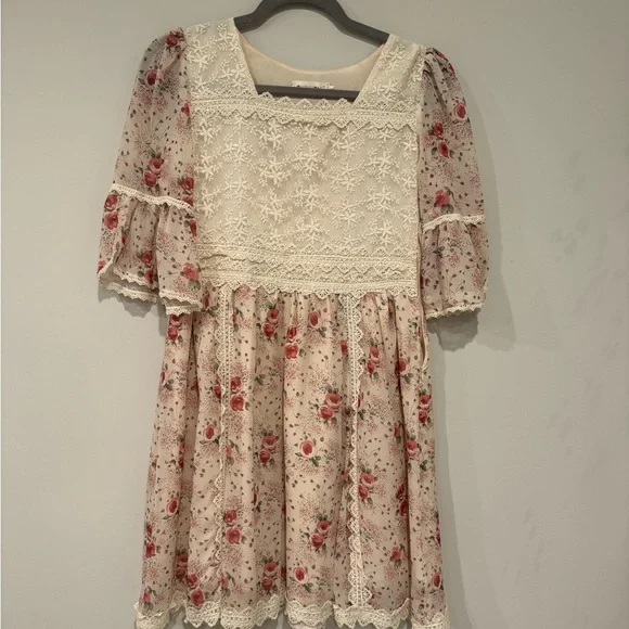 Dresses | Short Sleeve Beige Cream Pink Floral Lace Flowy Chiffon Aline  Dress